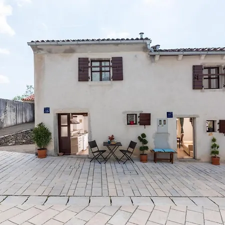 Picturesque San Rocco 1 アパート Pićan