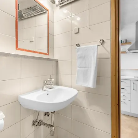 Apartment Picturesque San Rocco 1 *