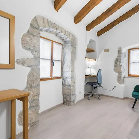 Apartment Picturesque San Rocco 1