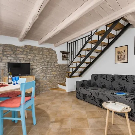 Picturesque San Rocco 1 Apartment