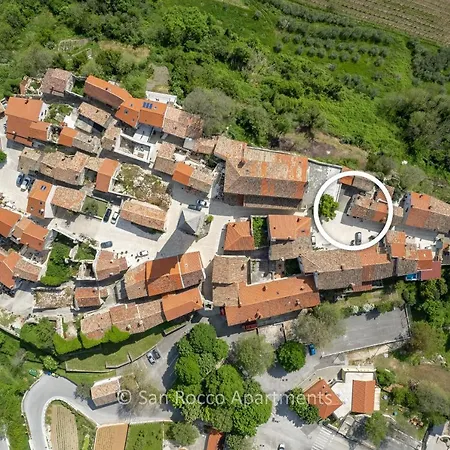 Picturesque San Rocco 1 Apartment *